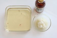 保存容器にAを加えて合わせておく。大根は皮を剥いてすりおろす。