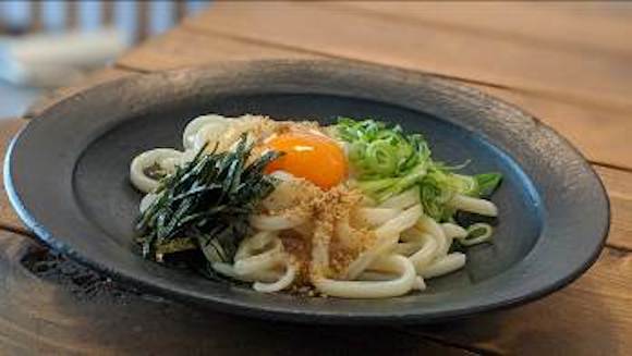 我が家の「やみつきスタミナ釜玉うどん」