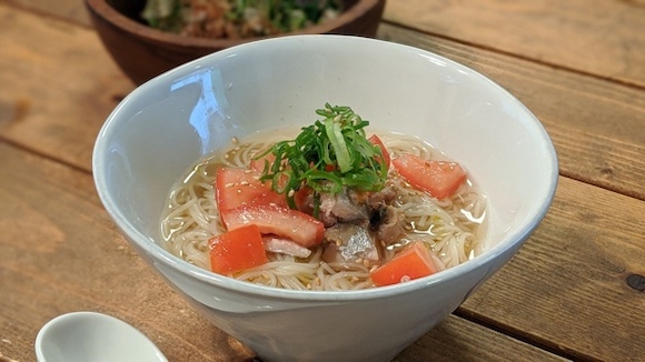 我が家の「さばトマ白だしそうめん」