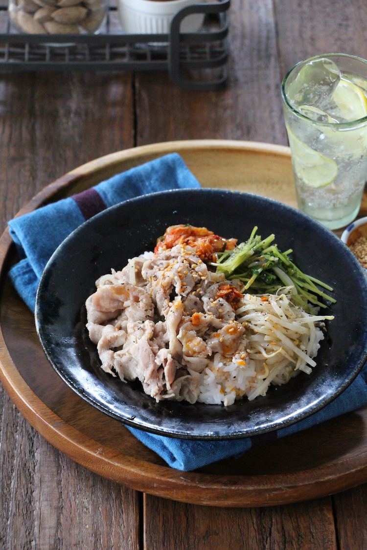 【レンジ調理】うま塩豚カルビと野菜ナムル丼