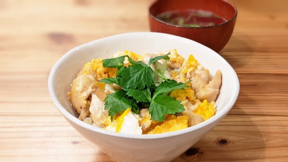 我が家の「めんつゆの簡単親子丼」