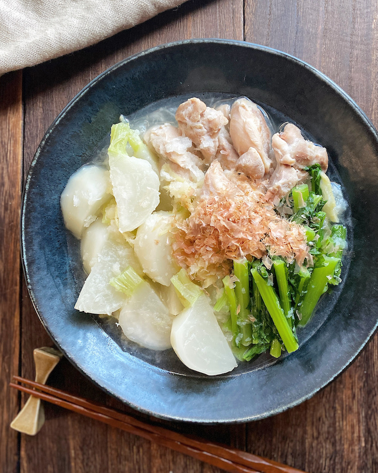 やさしいうま味！かぶと鶏肉の白だしみぞれ煮