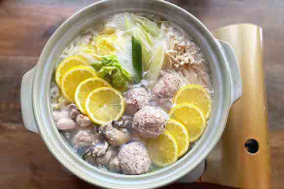 牡蠣と鶏肉のレモン鍋