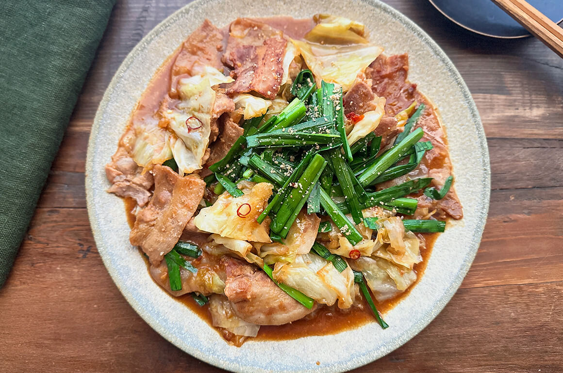 豚バラとキャベツの味噌にんにく煮込み