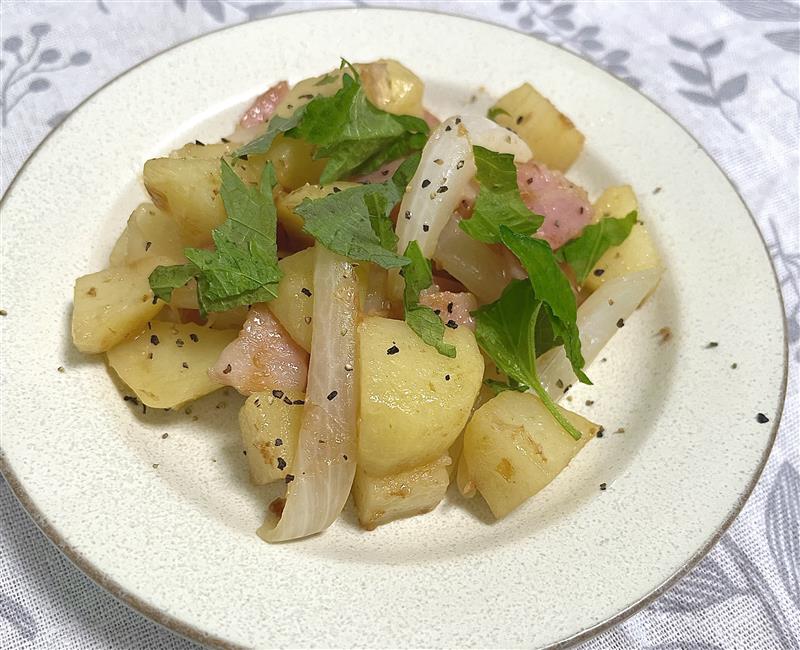 我が家の「新じゃがいもと新玉ねぎのジャーマンポテト」