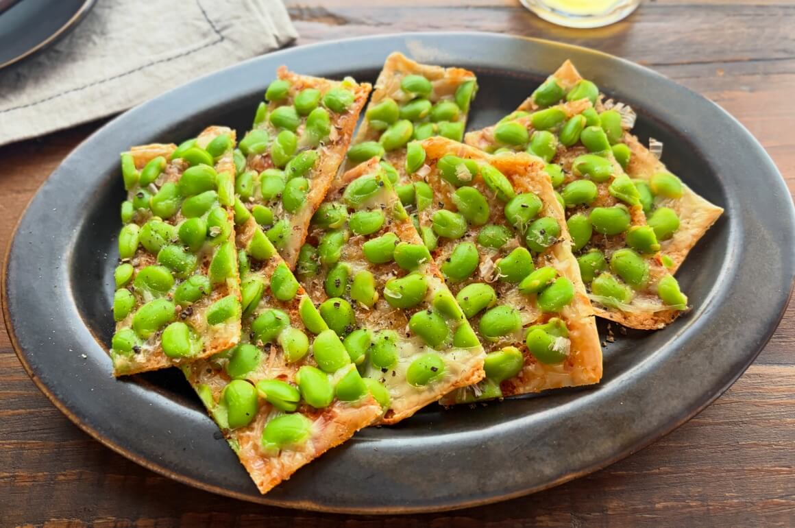 枝豆とチーズのかつお節パリパリ焼き